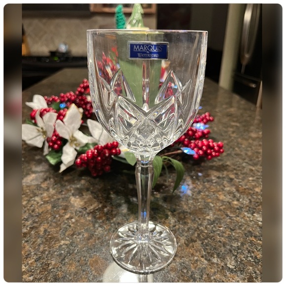 Marquis by Waterford-NIB-‘Brookside’ Set of Four Crystal Wine Glasses - Picture 2 of 8